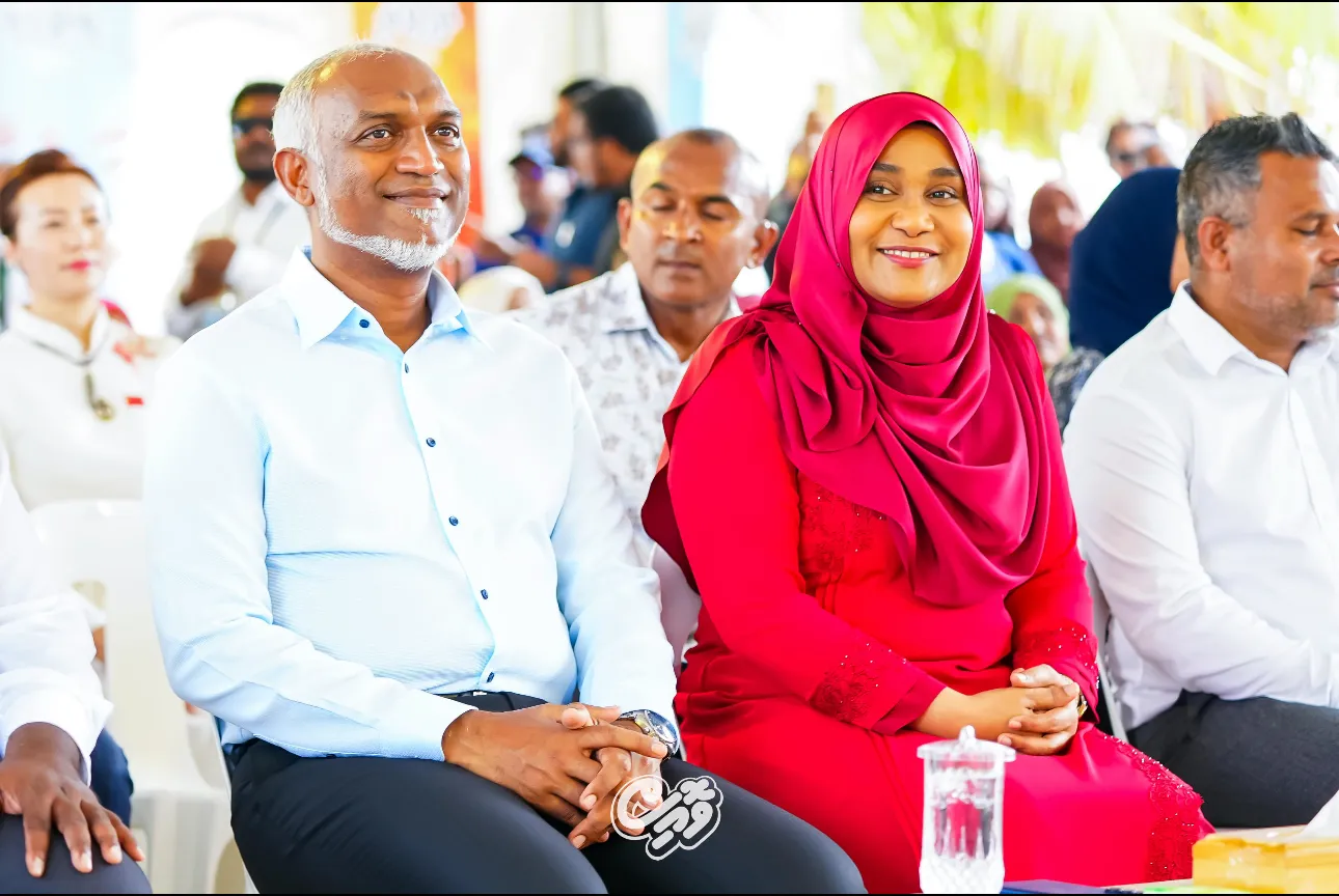 ރައީސްގެ ދެކަނބަލުންގެ ދުވާފަރުދަތުރުފުޅުގެ ތެރެއިން: ފޮޓޯ/ ވޮއިސް