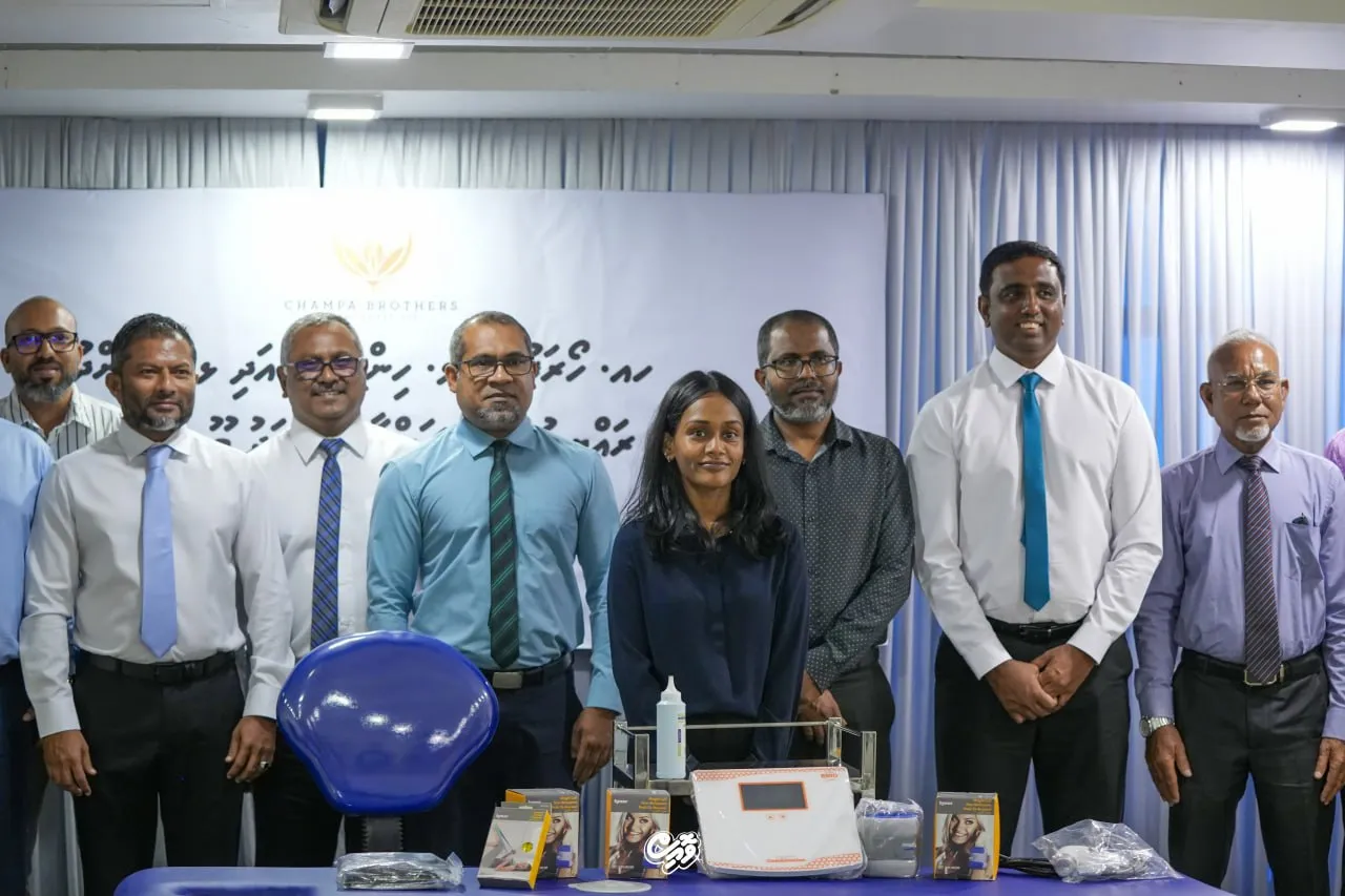 ޗަމްޕާ ބްރަދާސްއިން ތިން ރަށަކަށް ފިޒިއޯތެރަޕީ ސާމާނު ހަދިޔާކުރުން