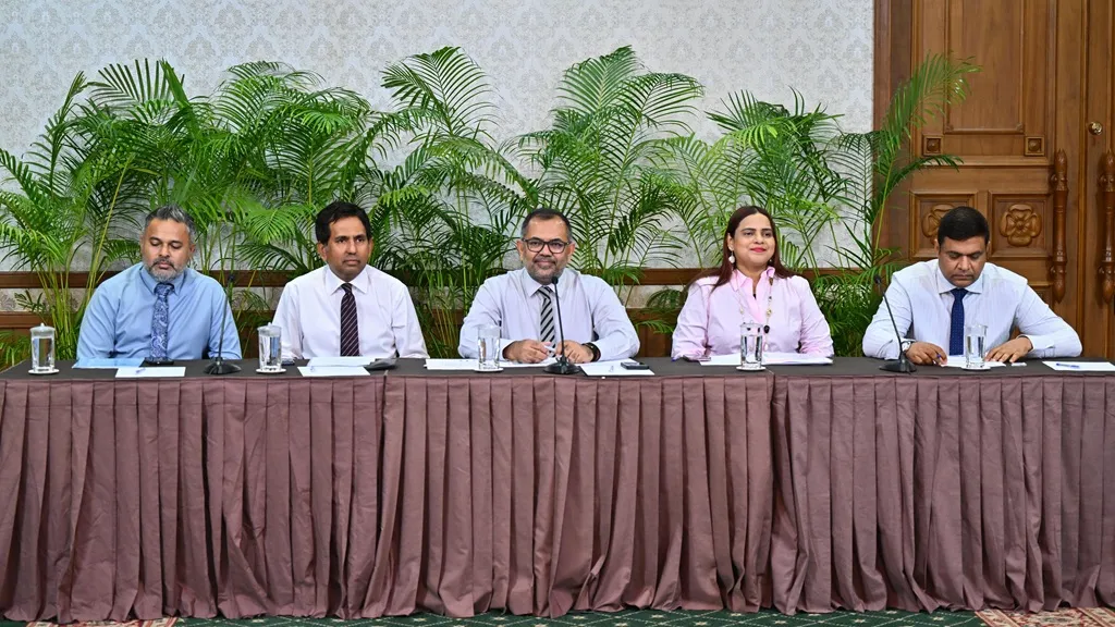 ނޭޝަނަލް ފިއުލް ސްޓޯރޭޖު ގާއިމުކުރުމަށް ކުރަންޖެހޭ މަސައްކަތްތައް ފަށާފައިވާ ކަމަށާ، ހަނގުރާމައިގެ ހާލަތު ވަރަށް ގާތުން ބަލަމުން ގެންދާކަމަށް ވަޒީރުންގެ ޚާއްޞަ ކޮމިޓީން ހާމަކުރައްވައިފި