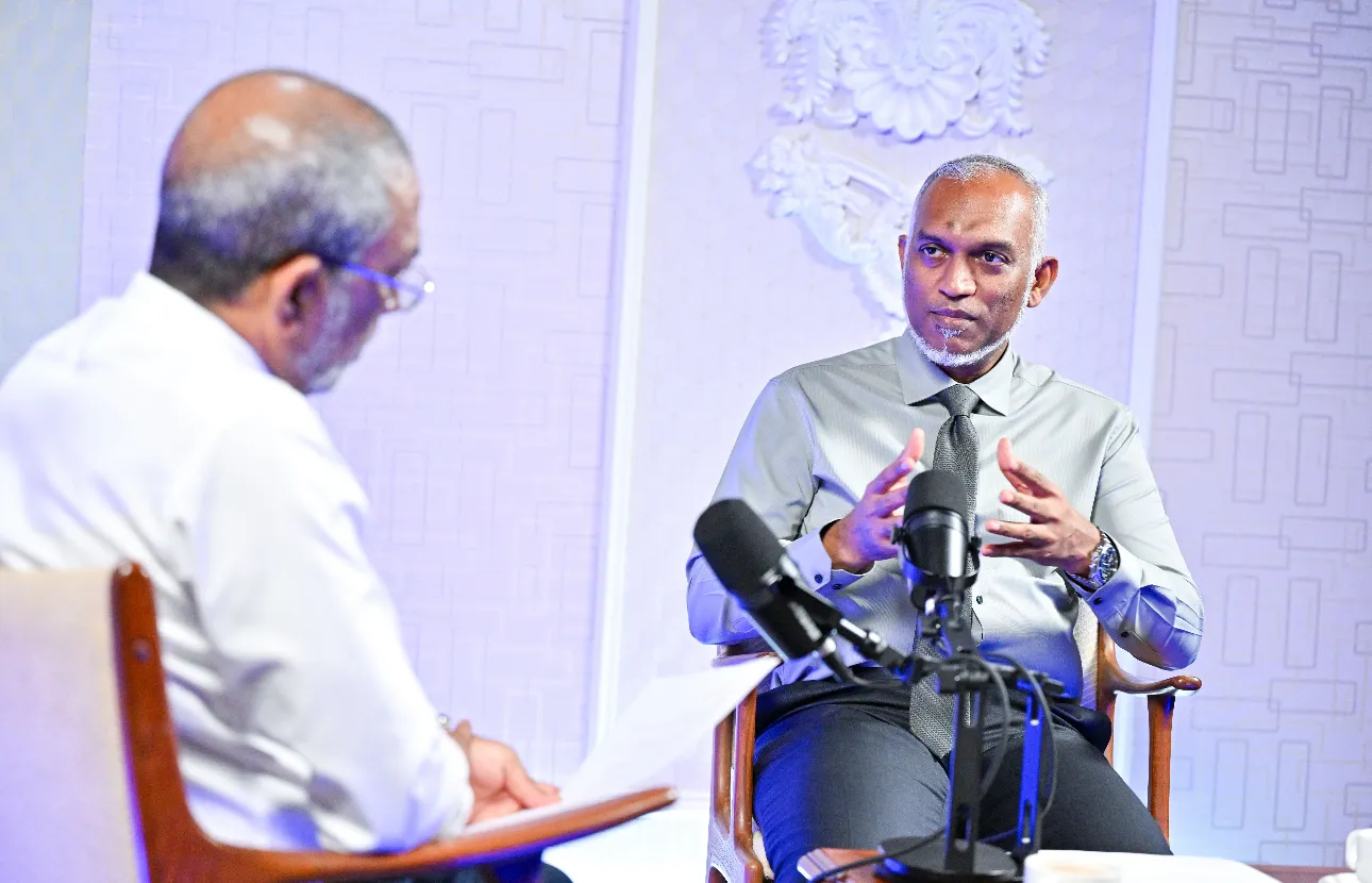 ރައީސް ޑރ. މުޙައްމަދު މުޢިއްޒު:ފޮޓޯ/ ރައީސް އޮފީސް
