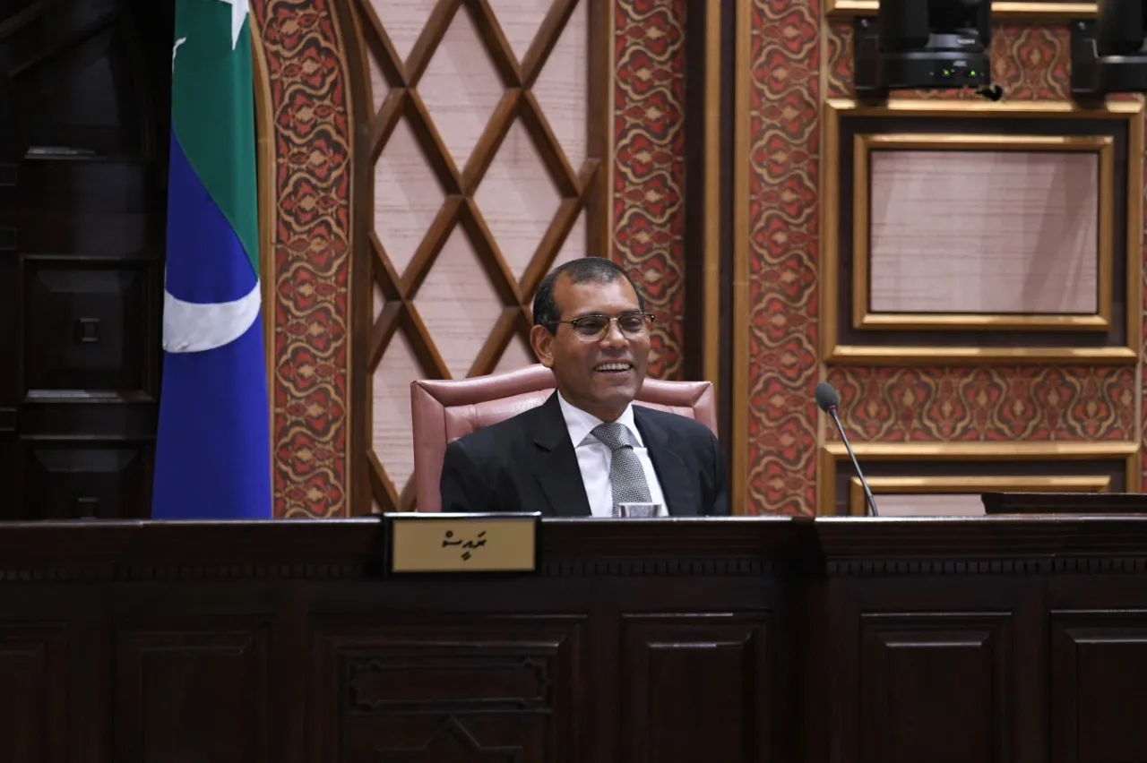 މާލެއިން ރަށްރަށުގެ މީހުންނަށް ފުލެޓްދިން ގޮތަށް، މާލޭ މީހުންނަށް ރަށްރަށުން ފުލެޓް ދޭންޖެހޭ: ނަޝީދު