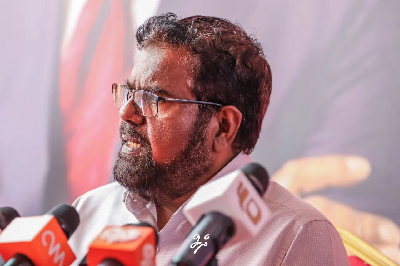 ޑރ މަހްމޫދު ޝައުގީ ޖޭޕީ އާއި ގުޅިވަޑައިގެންފި