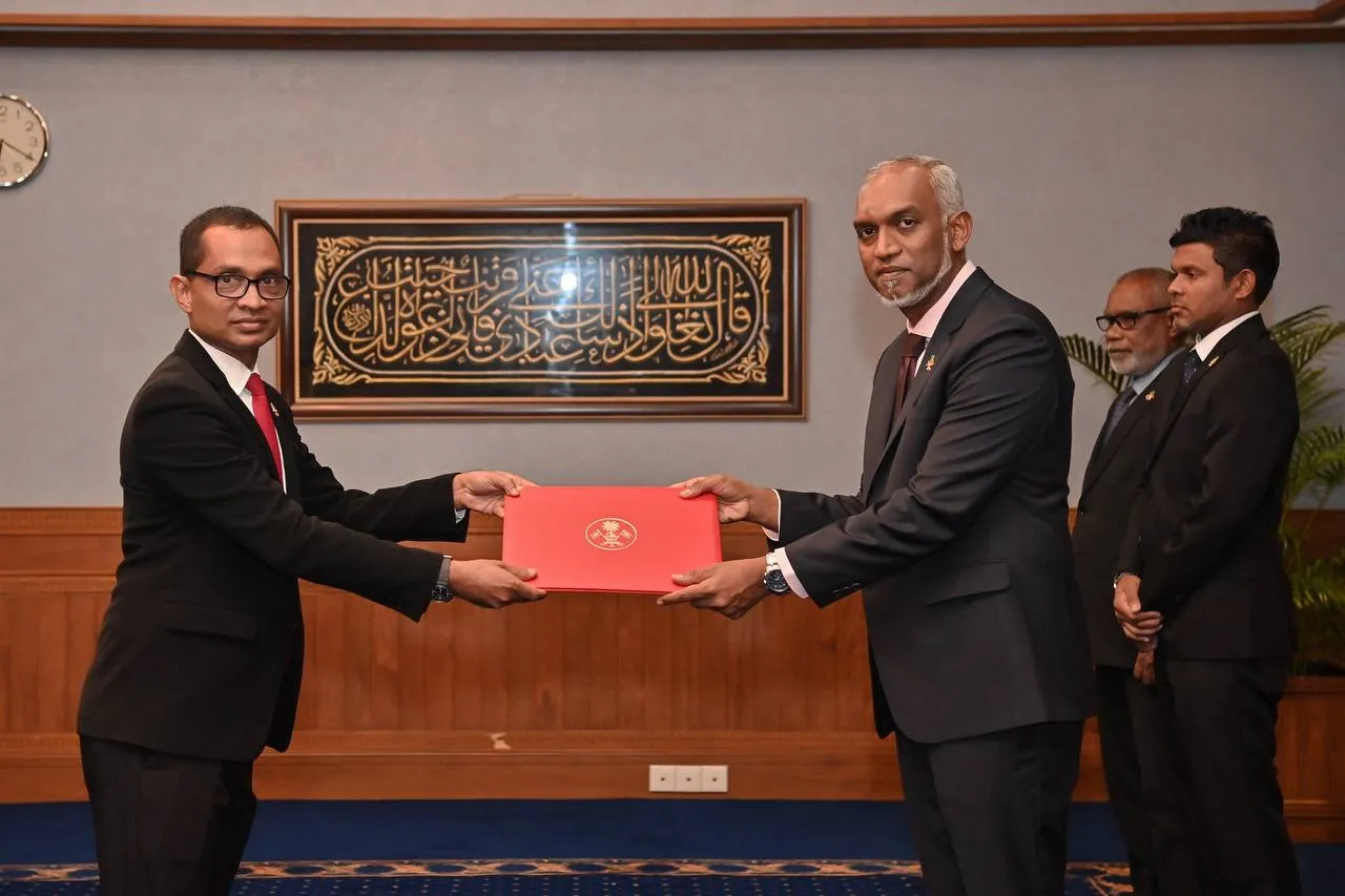 މިނިސްޓަރ އޮފް ސްޓޭޓް ފޮރ ހޯމް ލޭންޑް ސެކިއުރިޓީ އެންޑް ޓެކްނޯލޮޖީ ކަމަށް ޑރ.ކިނާނަތު