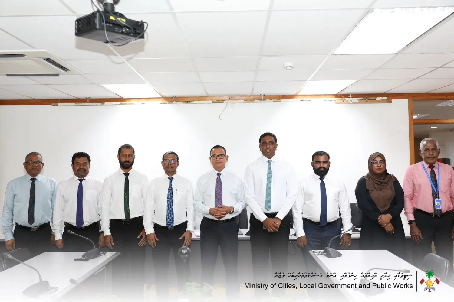 ހއ. ހޯރަފުށީ ދާއިރާގެ މެންބަރ ޢަލީ މޫސާއާއި ވަޒީރު އާދަމް ޝަރީފް ބައްދަލުކުރައްވައިފި