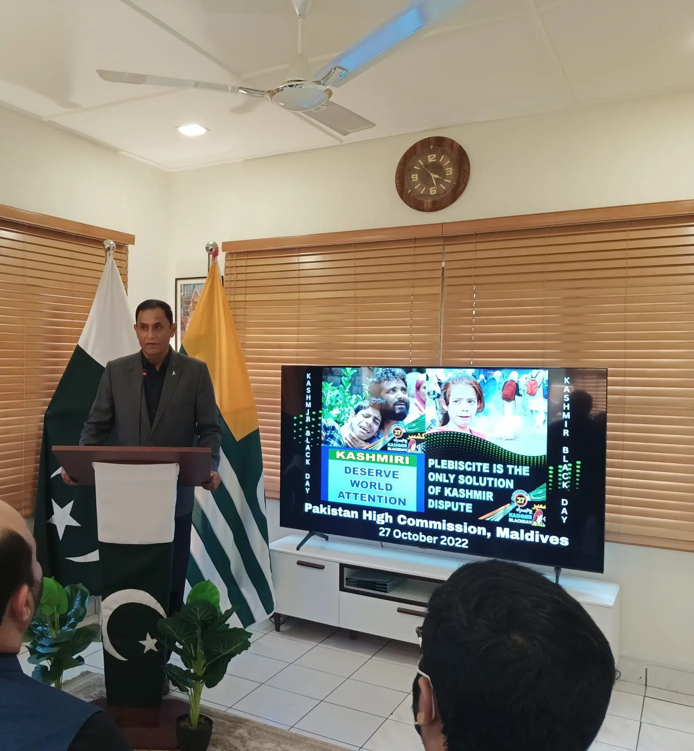 High Commissioner Vice Admiral (R) Ather Mukhtar speaks at the ceremony held by Pakistan High Commission in Male'