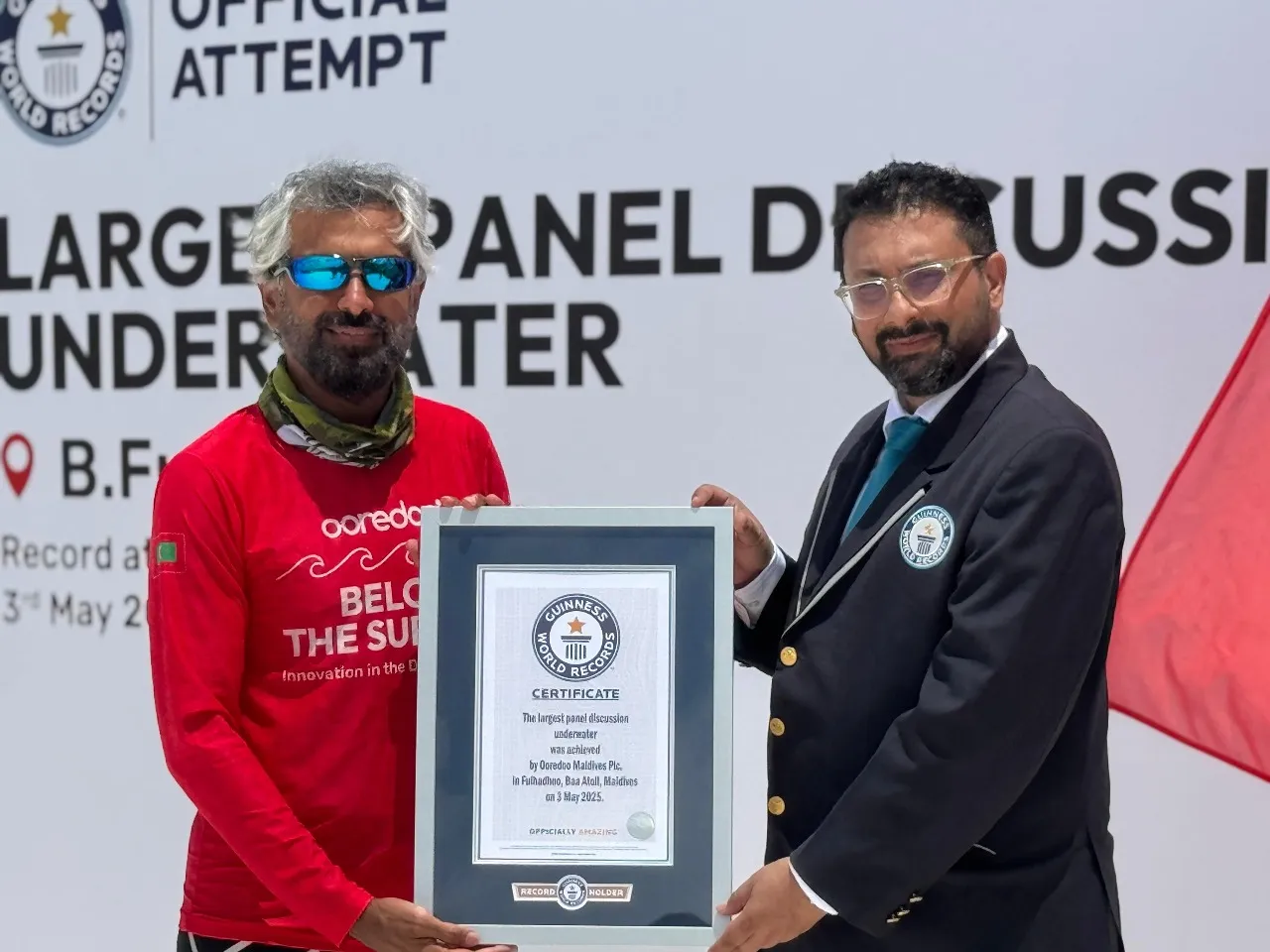 އޫރިދޫގެ 20 ވަނަ އަހަރީ ދުވަސް ފާހަގަކުރުމަށް 20 މީހުންނާއެކީ ކަނޑު އަޑީގައި ރެކޯޑް އެއް ހަދައިފި