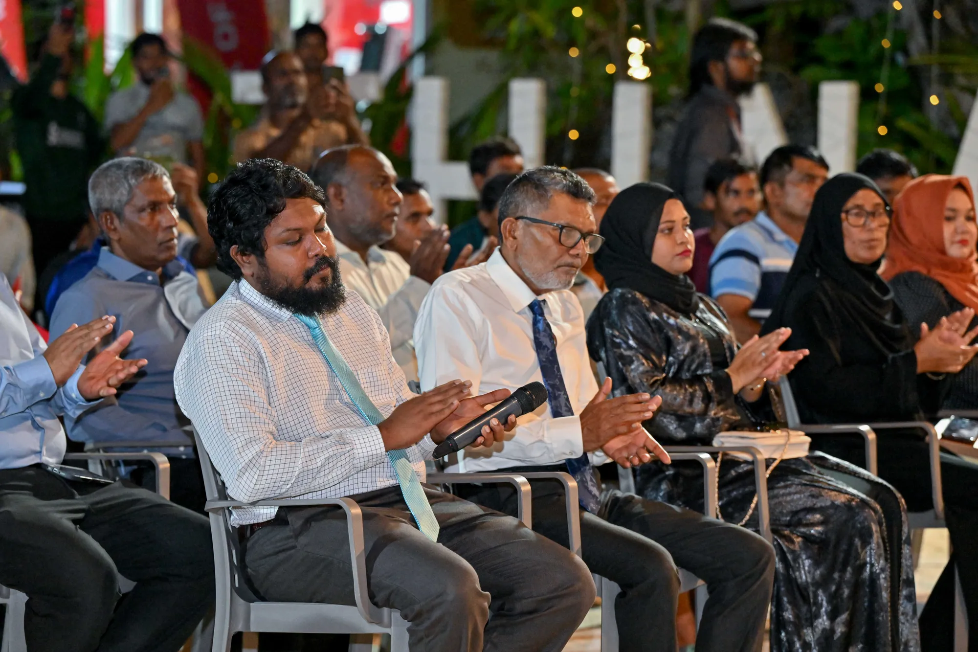ވ. ތިނަދޫ ރައީސްގެ ގޮނޑިއާމެދު ސުވާލު: ކައުންސިލް ހިންގުން ނާއިބަށް