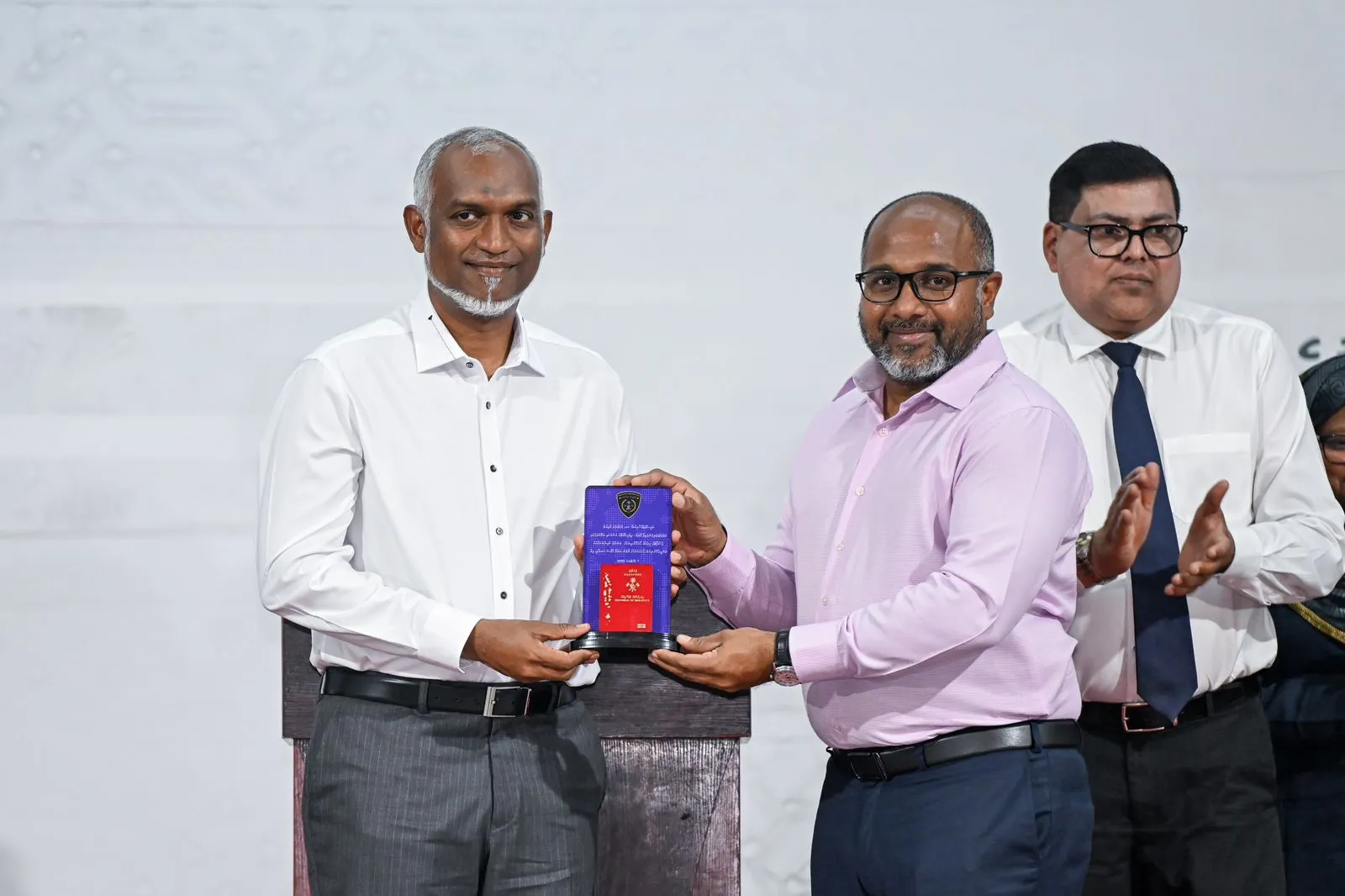 ޕާސްޕޯޓް/އައިޑީކާޑު ހިދުމަތް ހުރިހާ އަތޮޅުން، ރިޔާސީ ވައުދު ފުއްދަވައިފި