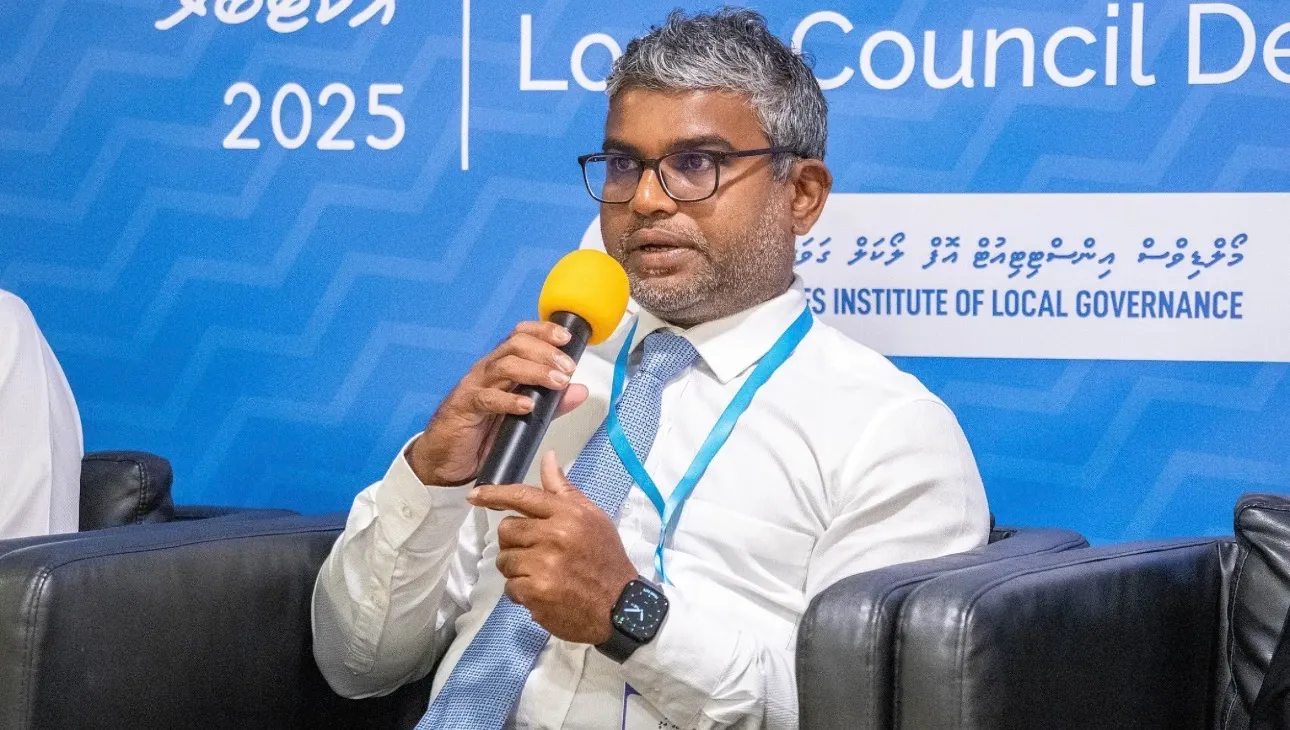 ތިނަދޫ ކައުންސިލް ރައީސް ވަކިކުރީ ޤާނޫނާ ޚިލާފަށް ކަމަށް ބުނެ އެމްޑީޕީން ކޯޓަށް