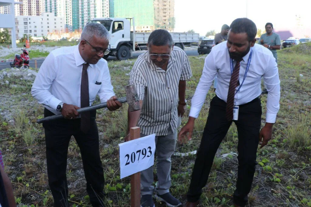 ބިންވެރިޔާ ސްކީމުގެ ދަށުން ބިންދޫކުރިގޮތް އޭސީސީން ތަހުގީގުކުރަނީ