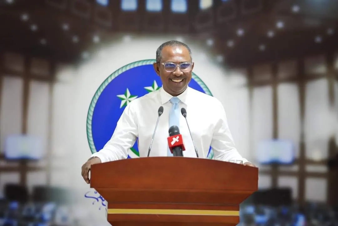 އެމްޑީޕީން މަސައްކަތް ކުރަނީ ޑރ. މުޢިއްޒުގެ ސަރުކާރަށް ޖެއްސުން ކުރަން؛ އޭގެ ހެކި އެބަ ފެނޭ: އާޒިމް