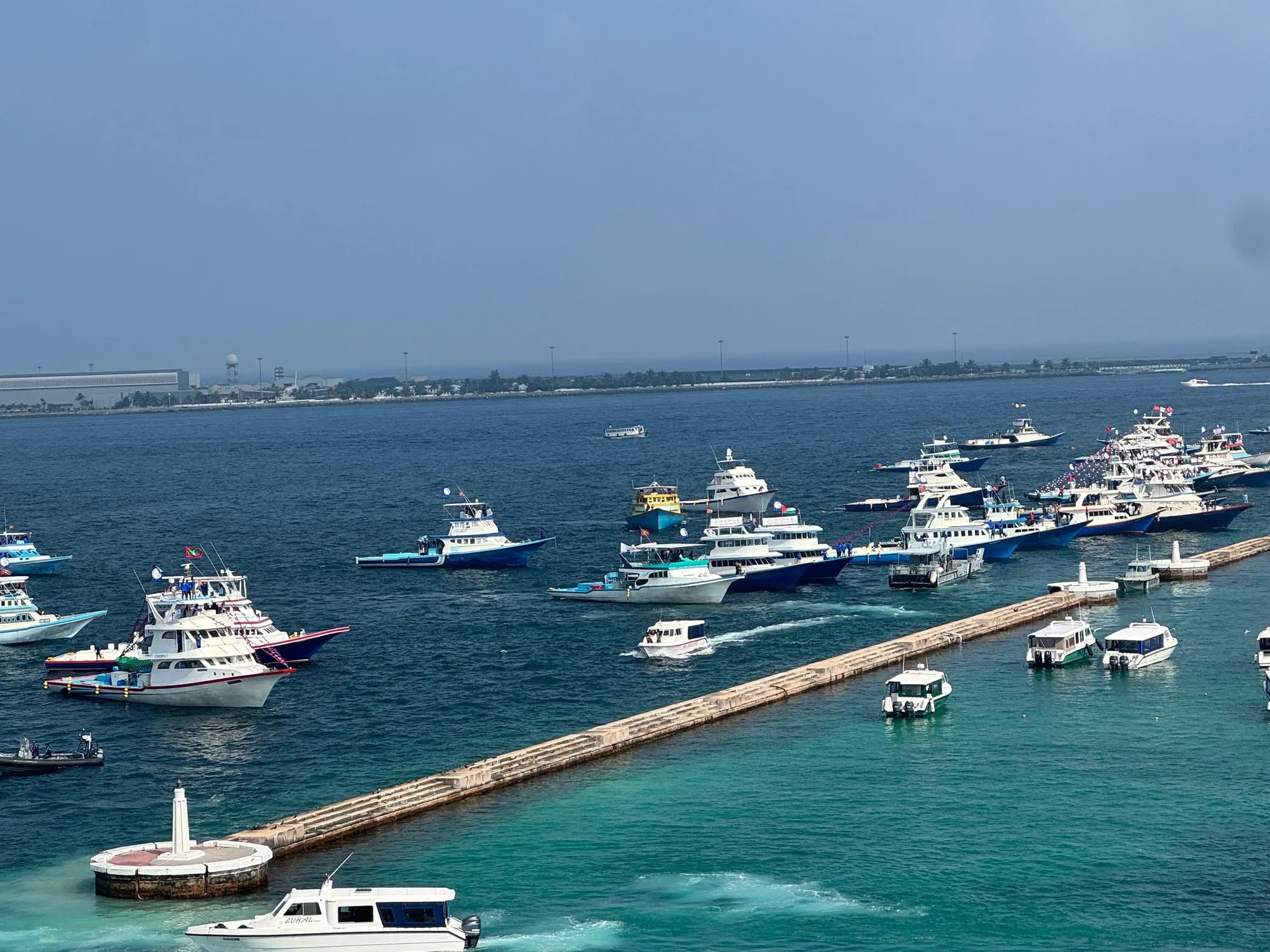 މަސްވެރިންގެ އިހުތިޖާޖުގެ ތެރެއިން... ފޮޓޯ: އެކްސް