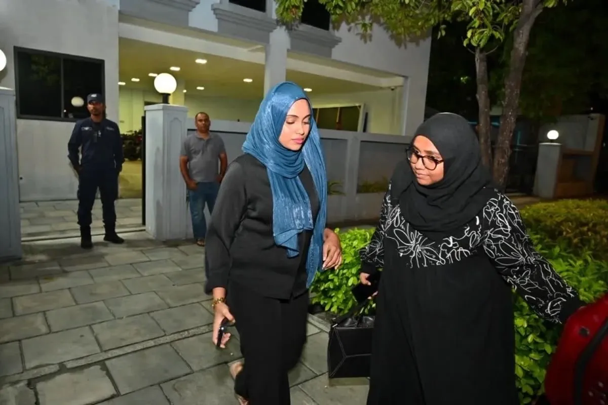 އީޝާގެ މައްޗަށް ގަޒުފުގެ ދައުވާ އުފުލައިފި