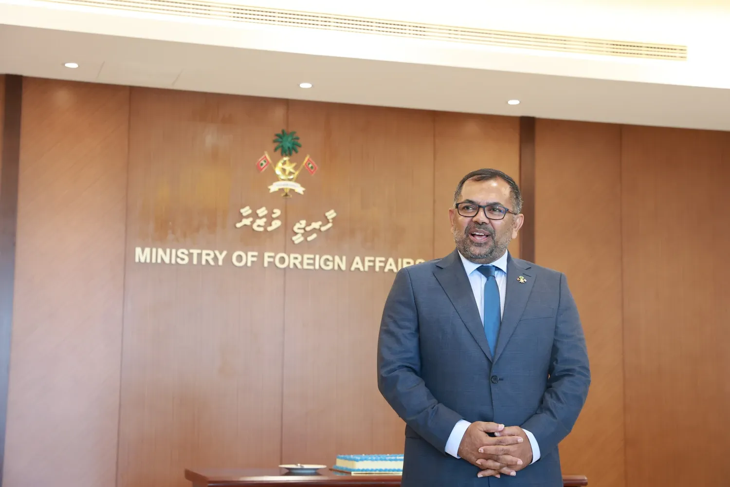 އިންސާނީ އުސޫލުތައް ދިފާއުކޮށް، އެހީދޭ މީހުންނާއި އެމީހުން ޚިދުމަތްކުރާ މުޖުތަމަޢުތަކުގެ ރައްކާތެރިކަން ކަށަވަރުކުރުމަށް ޚާރިޖީ ވަޒީރު ގޮވާލައްވައިފި