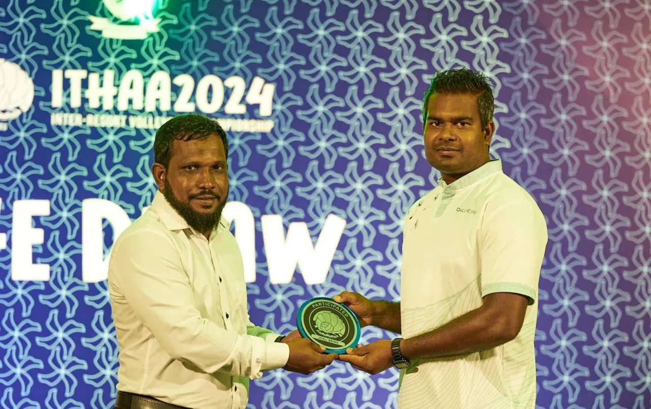 "އިތާ ވޮލީބޯޅަ މުބާރާތް 2024" ޗެންޕިއަން ޖޯލި ބީއިންގ އާއި ކުޑަފުށި އެއް ގުރޫޕެއްގައި