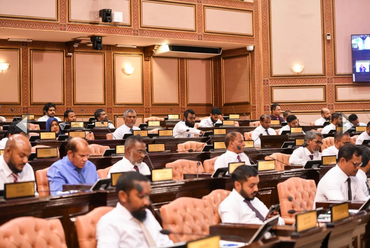 މަޖިލީހުގެ ޖަލްސާއެއްގެ ތެރެއިން: ފޮޓޯ/ މަޖިލިސް