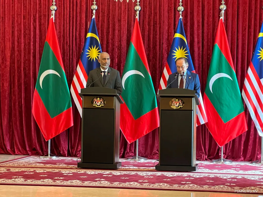 ރާއްޖެއާއި މެލޭޝިޔާއާއި ދެމެދު މުހިންމު އެއްބަސްވުންތަކެއްގައި ސޮއިކޮށްފި