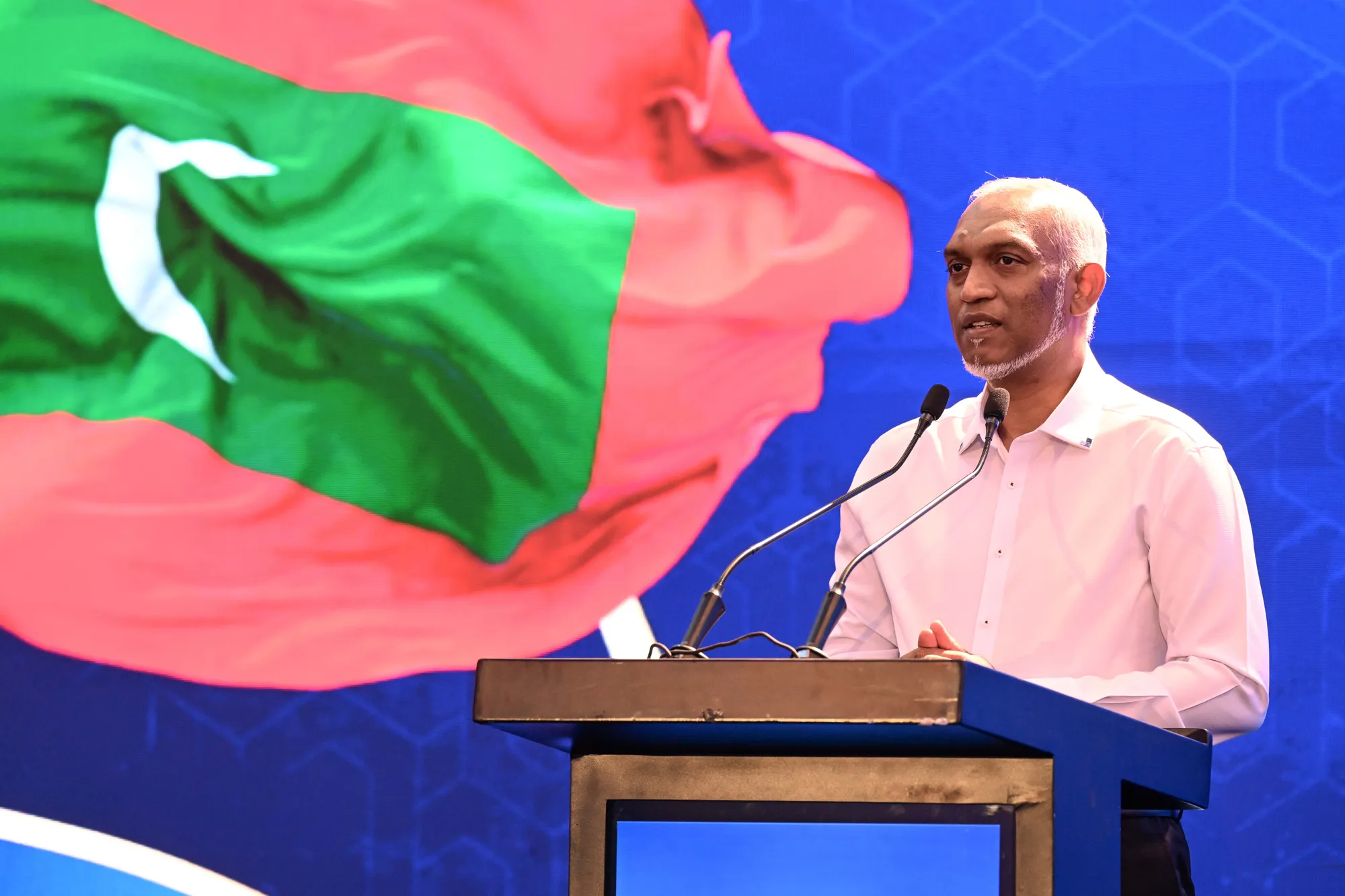 ރައީސުލްޖުމްހޫރިއްޔާ ޑރ. މުޙައްމަދު މުޢިއްޒު