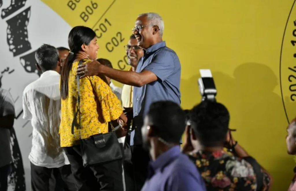 ރޮޒޭނާގެ ދެމަފިރިންނަށްވެސް ގޯތި ލިބުނު