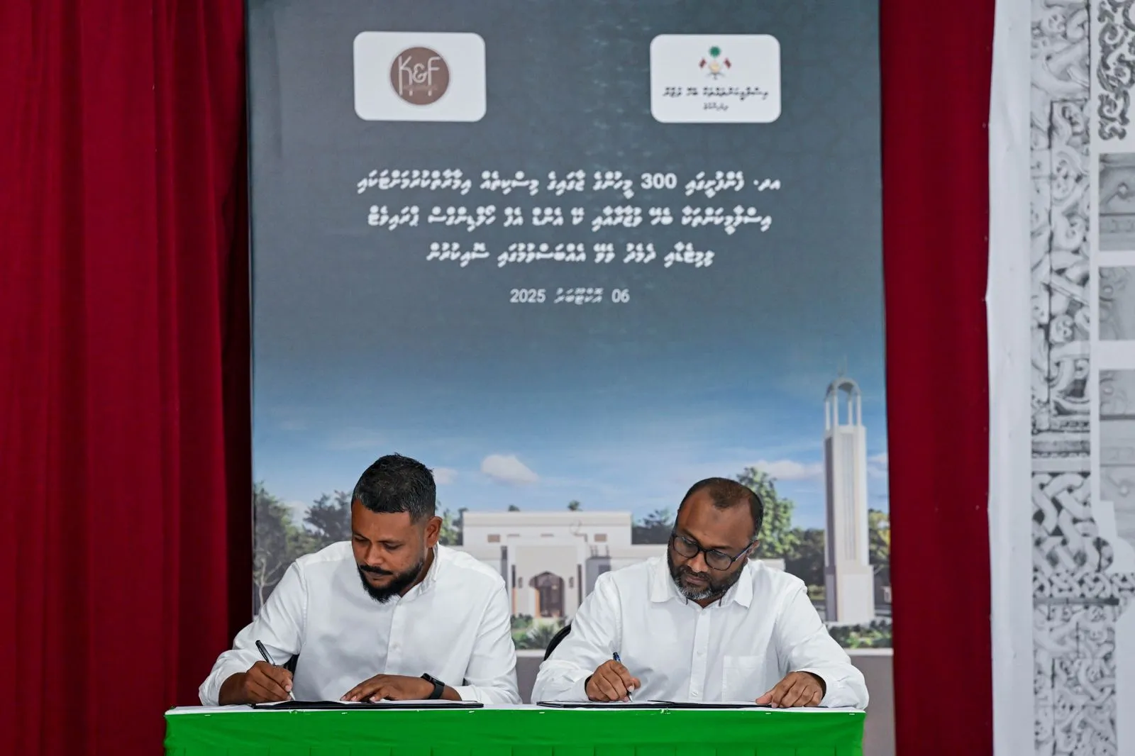 ފެންފުށީ އައު މިސްކިތް އިމާރާތް ކުރުމުގެ އެއްބަސްވުމުގައި ސޮއިކުރައްވައިފި