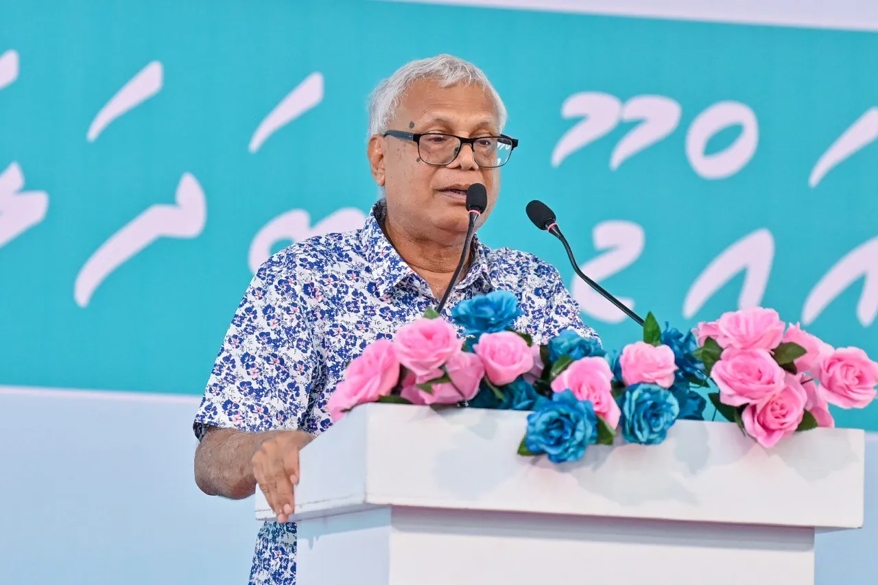 ސަރުކާރަށް ތާއީދުކުރާ މަޖިލީހެއް ހޮވައިފިނަމަ ރައީސް ޑރ.މުޢިއްޒު 60،000 ވަޒީފާ ހާސިލްކޮށްދެއްވާނެ: ޝަރީފް