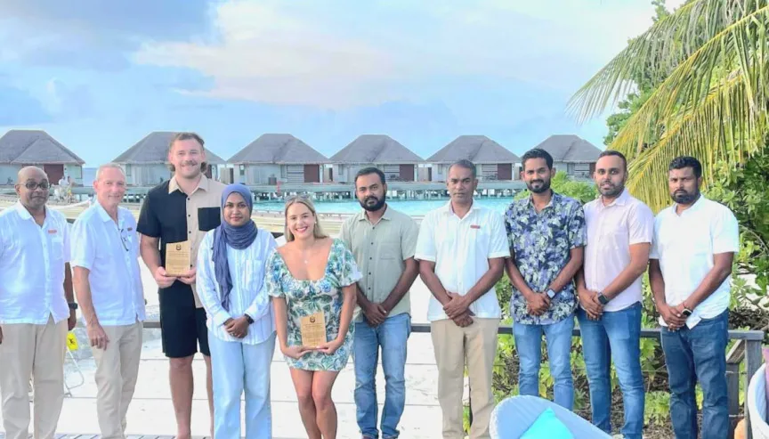 Jordan Daniel Van Dyk and Denielle De Bruyn being presented token of appreciation for their heroic act (Photo/Maldives Police Service)