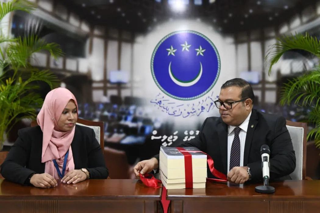 އެމްޑީޕީ ޕީޖީން އަމީން އާންމު އާއިއެކު މަޝްވަރާ ބައްދަލުވުމެއް ބާއްވައިފި