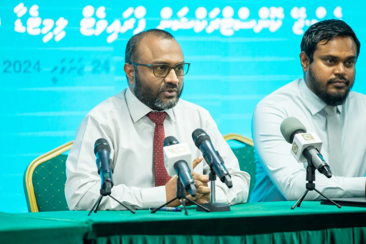 އިސްލާމިކް މިނިސްޓަރ ޑރ.ޝަހީމް-- ފޮޓޯ: އިސްލާމިކް މިނިސްޓްރީ