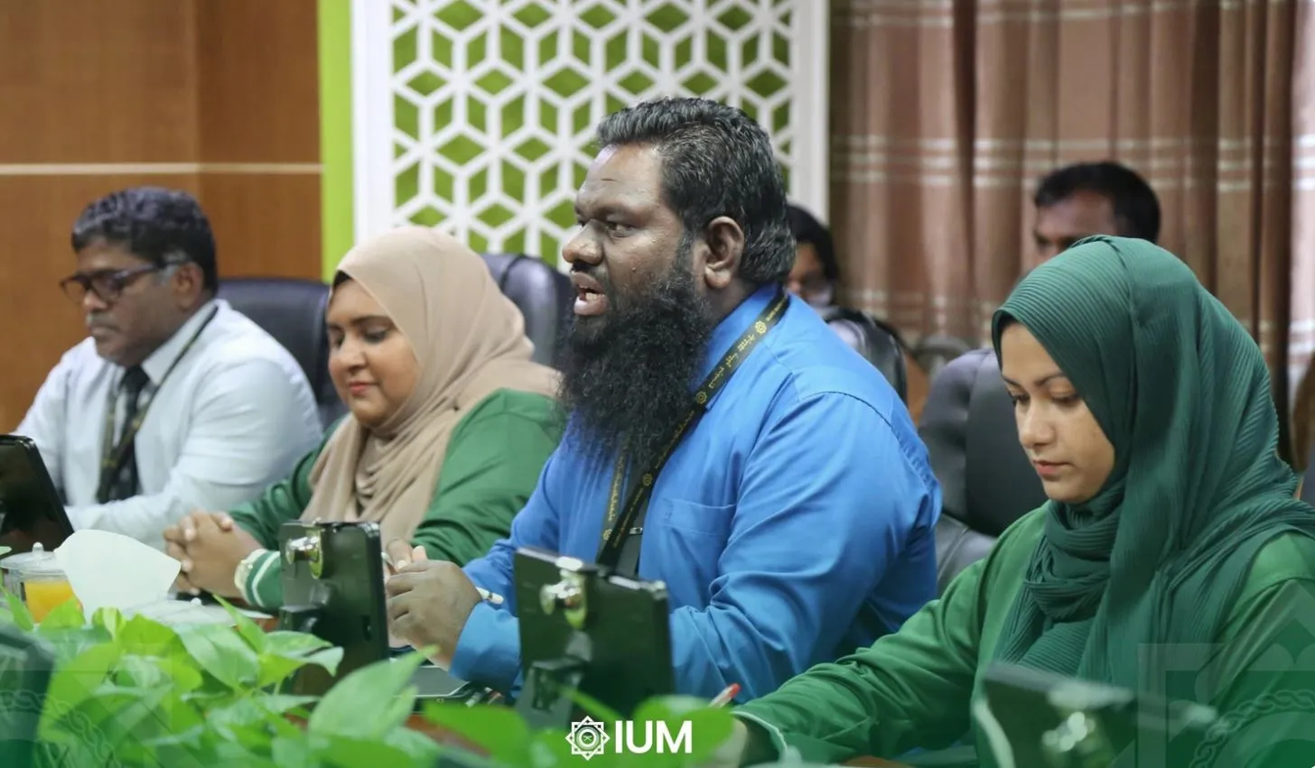 ބާ ކައުންސިލްގެ އިސްބޭފުޅުން އައިޔޫއެމްއަށް ޒިޔާރަތްކުރައްވައިފި