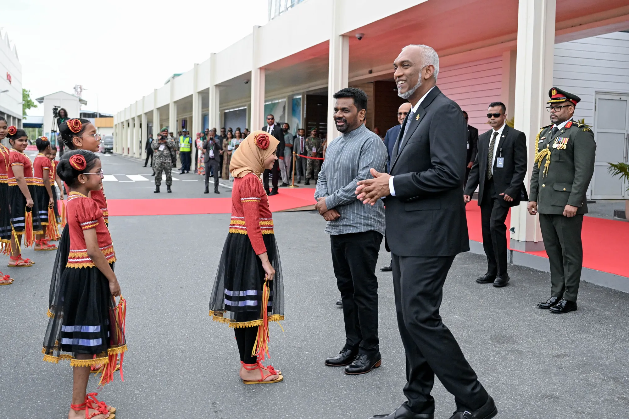 ލަންކާގެ ރައީސް ރާއްޖެއަށް ކުރެއްވި ޒިޔާރަތުގެ ތެރެއިން - ފޮޓޯ: ރައީސް އޮފީސް