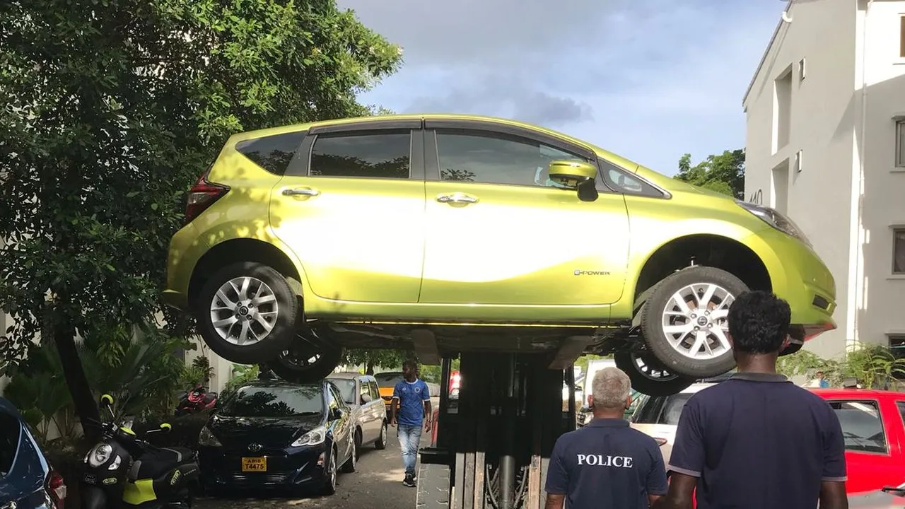 ރަޖިސްޓްރީނުކޮށް ގިނަ ދުވަސްތަކެއް ވަންދެން ހުޅުމާލޭގައި ޕާކުކޮށްފައިހުރި އުޅަނދުތައް ނަގަނީ