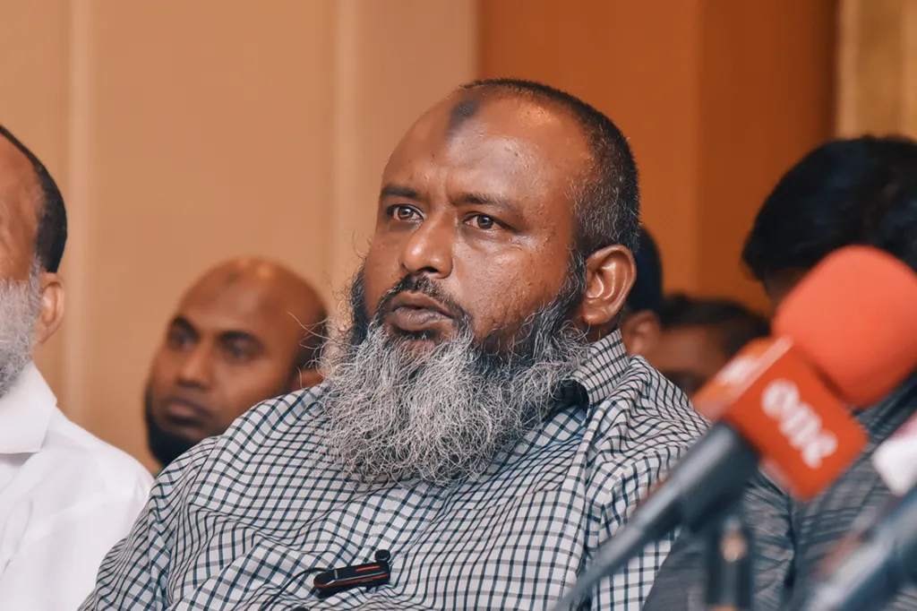 އީދުގައި ހިންގި މުންކަރާތްތަކާއި ގުޅިގެން ޑރ. އިޔާޒްގެ ވަރުގަދަ ސުވާލުތަކެއް!