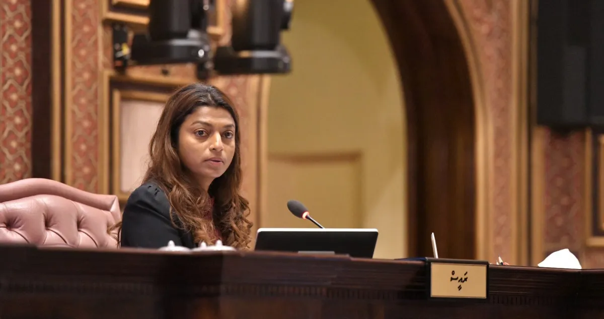 ރައީސް ޔާމީނާއި ޚިލާފަށް، ރައީސް ޞާލިހު މަޖިލީހަށް ބާރު ފޯރުވަނީ މަޑުން ހުންނަވައިގެން: އީވާ