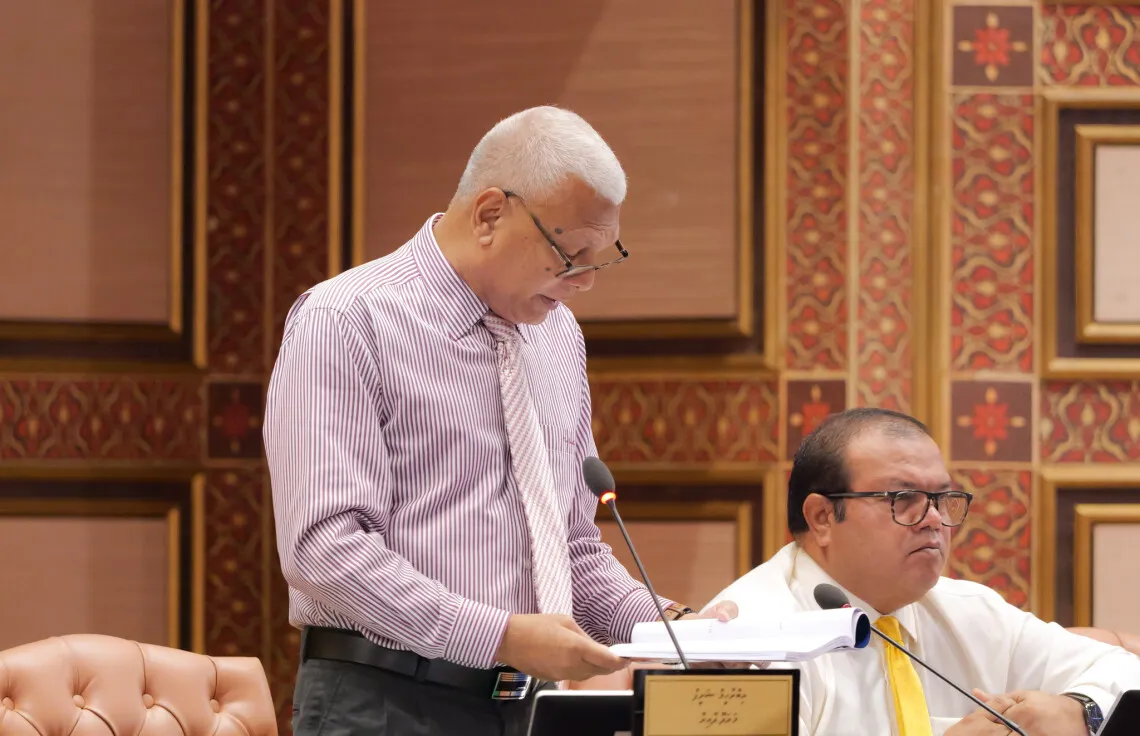 މަޖިލީސް ހައިޖެކު ކޮށްގެން އުޅޭ އުޅުން ނިމުމަކަށް ގެންނަން ޖެހޭ: ޝަރީފު