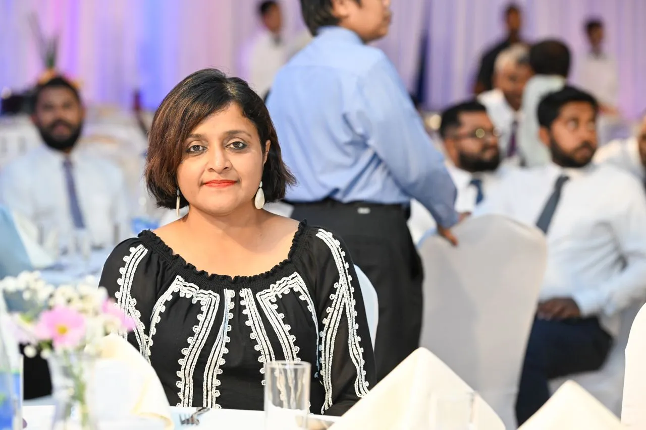 ދުންޔާ މައުމޫން