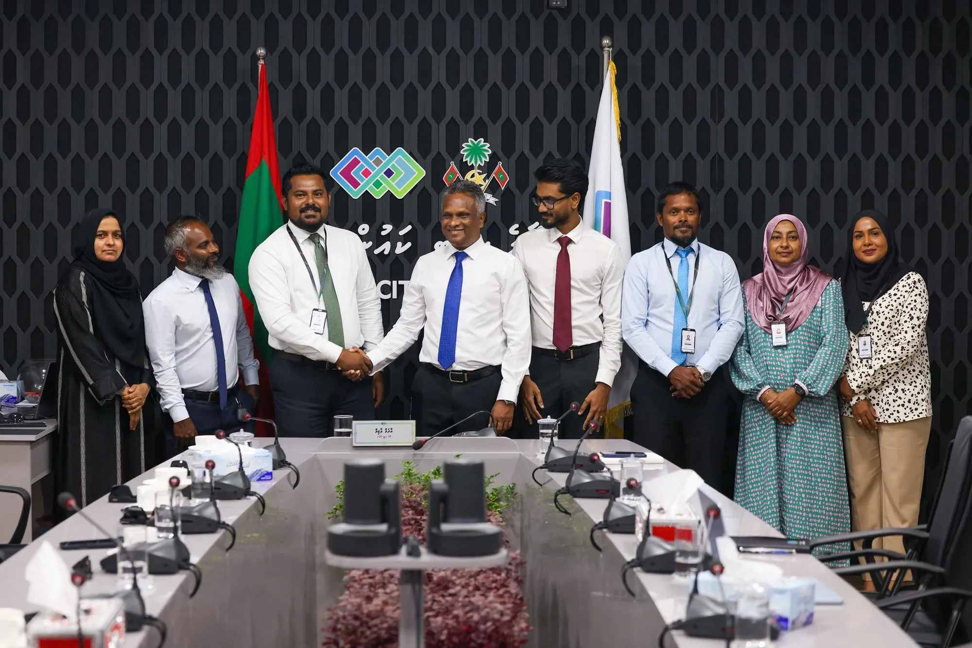 ލ. ގަމު ކައުންސިލާއި މާލޭ ސިޓީ ކައުންސިލް ބައްދަލު ކުރަނީ -- ފޮޓޯ: މާލޭ ސިޓީ ކައުންސިލް