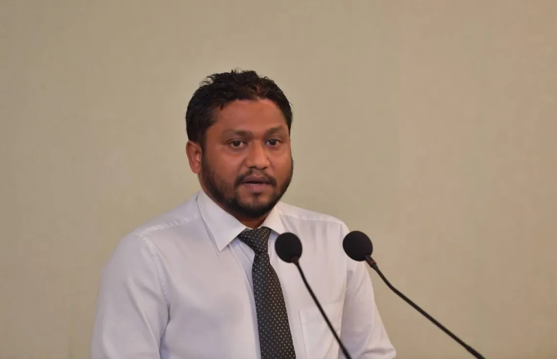 "ގައިގައި ލޭ ހިނގާހާ ހިނދަކު މިޤައުމުގެ ފަސްގަނޑުން އިންޗިއެއްވެސް ދޫކޮށް ނުލާނަން"