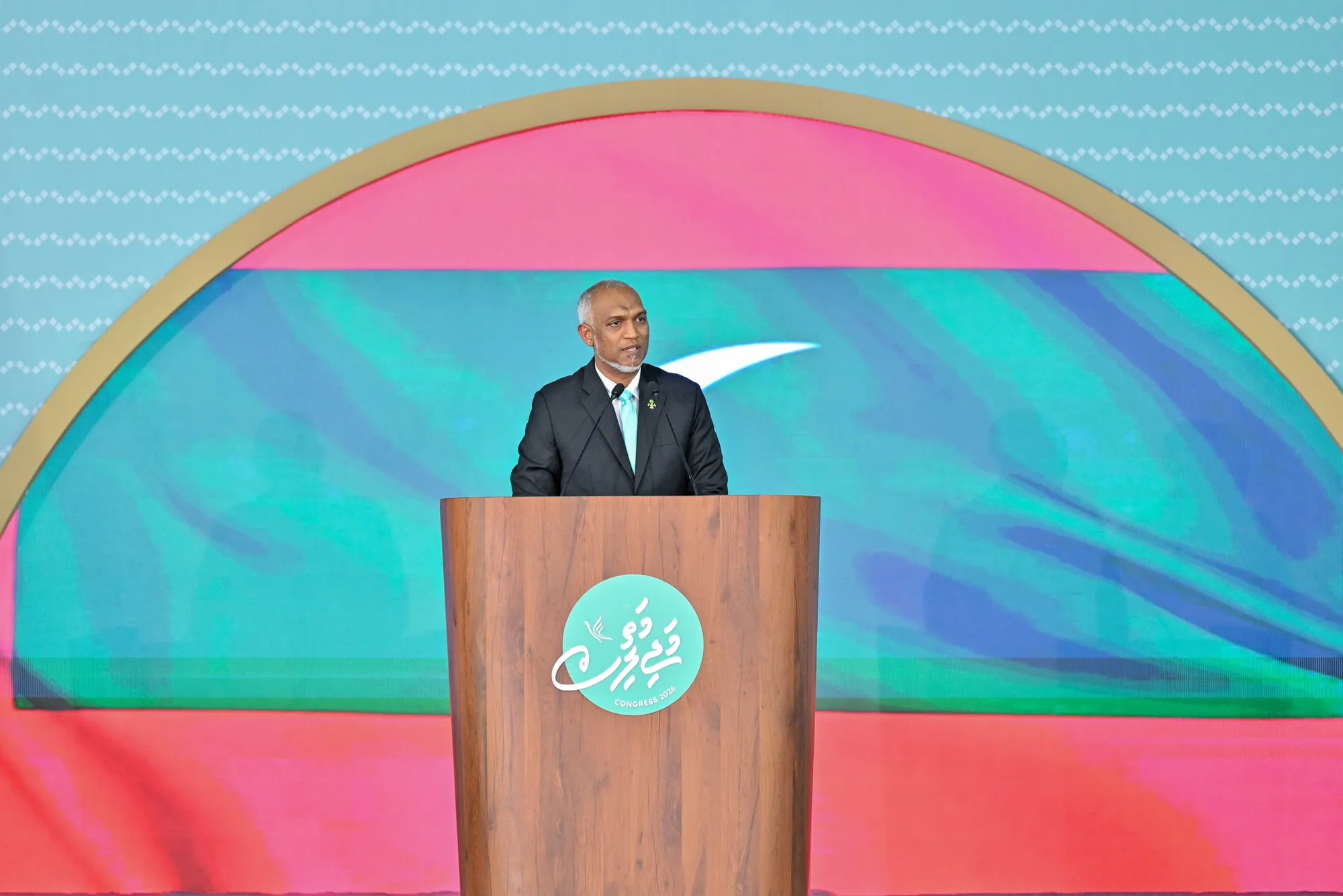 ހުރިހާ ކަމެއްގައިވެސް ޤައުމު އިސްކުރުމަށް ރައީސް ޑރ. މުޢިއްޒު ގޮވާލައްވައިފި