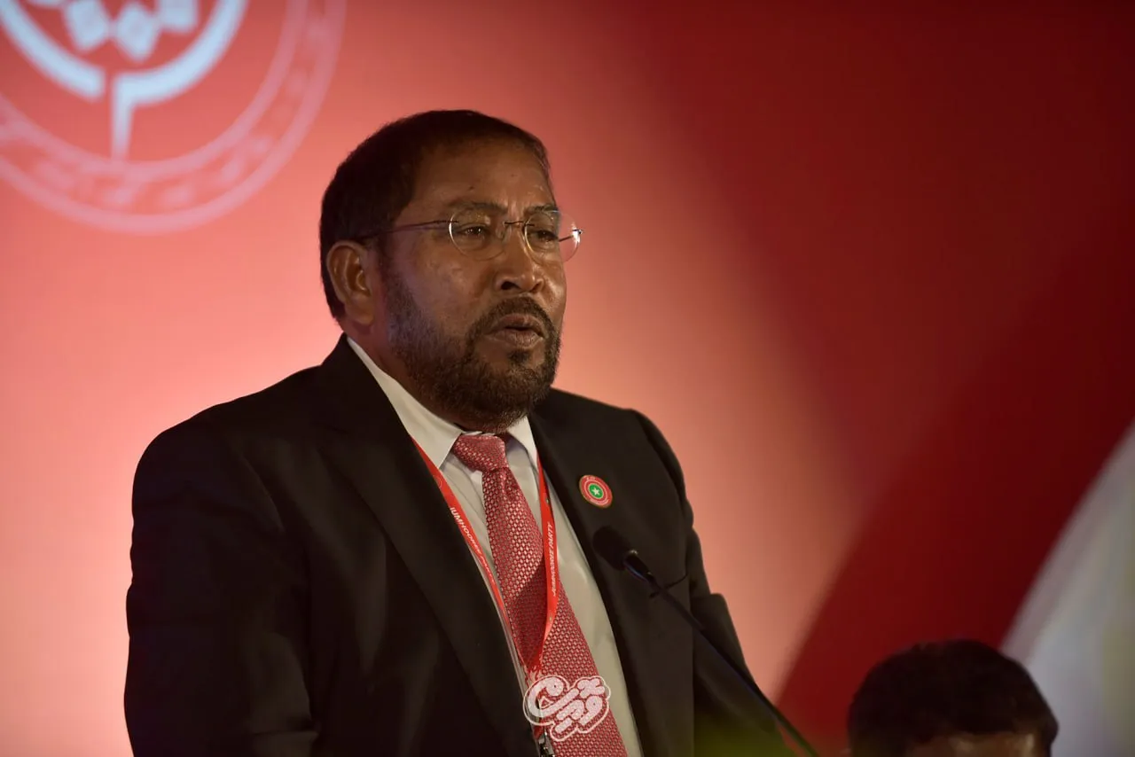 ޤާސިމްގެ ޚަރަދުގައި ކިޔަވަން ނެގި އެތައް ހާސް ކުދިންނެއްގެ ލޯންތައް މައާފްކުރައްވައިފި