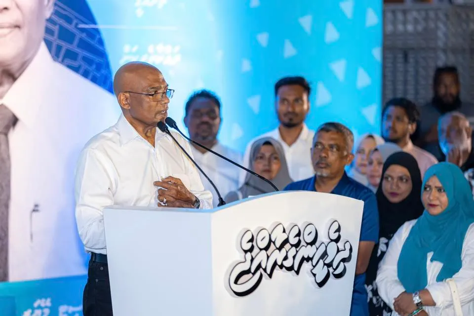 ކޮންގްރެސް ޕާޓީގެ ކެމްޕެއިން އޮފީސް ހުޅުވުމަށް ބޭއްވި ރަސްމިއްޔާޓުގައި ރިޓަޔާޑް މޫސާ އަލީ ޖަލީލް ވާހަކަ ދައްކަވަނީ/ ފޮޓޯ: ފޭސްބުކް -- ޕީޕަލްސް ނެޝެނަލް ކޮންގްރެސް