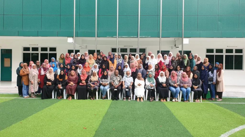 ތަމްރީނު ހޯދުމަށް ދިވެހި 130 ޓީޗަރުން އިންޑިޔާއަށް