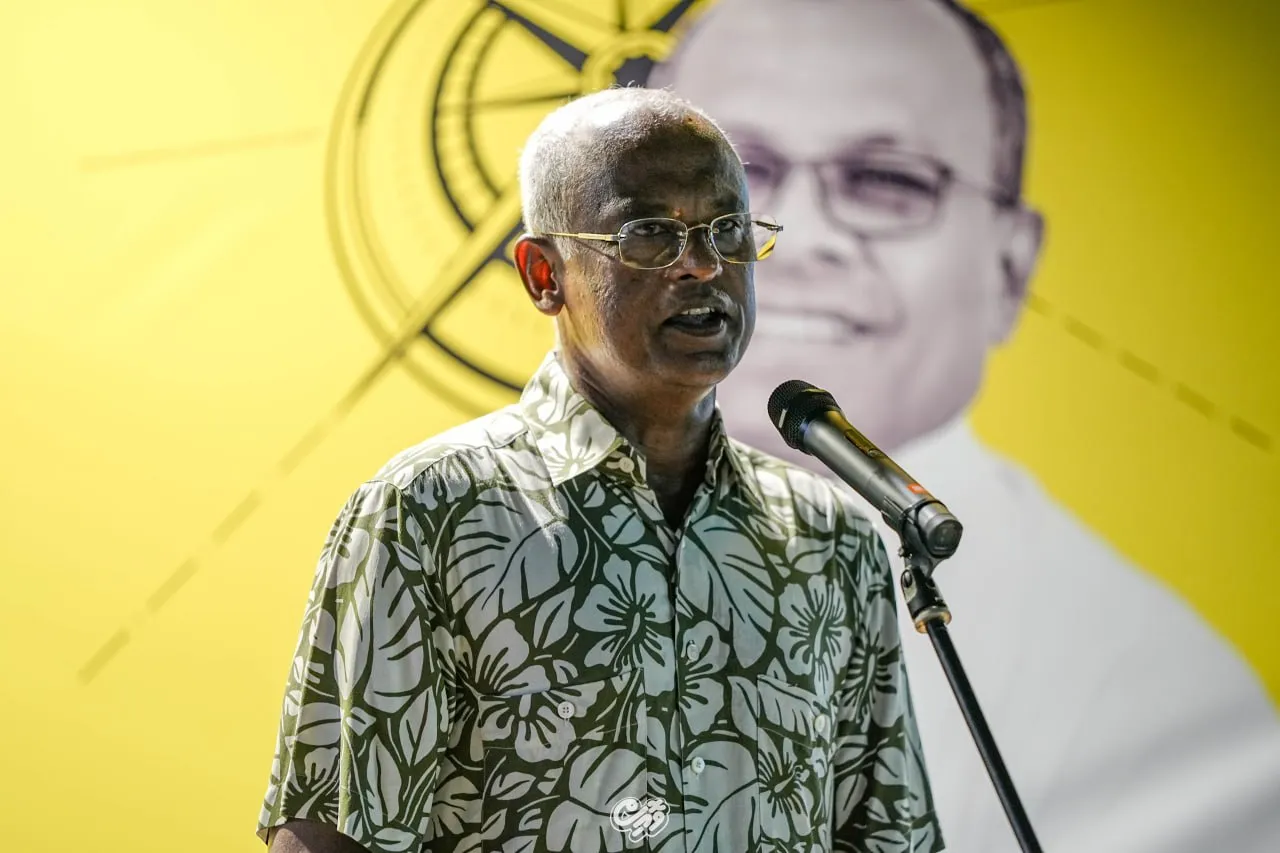 ރޭގެ ޖަލްސާގައި ކުރީގެ ރައީސް އިބްރާހިމް މުހައްމަދު ޞާލިހު ވާހަކަދައްކަވަނީ-- ފޮޓޯ/ ވޮއިސް
