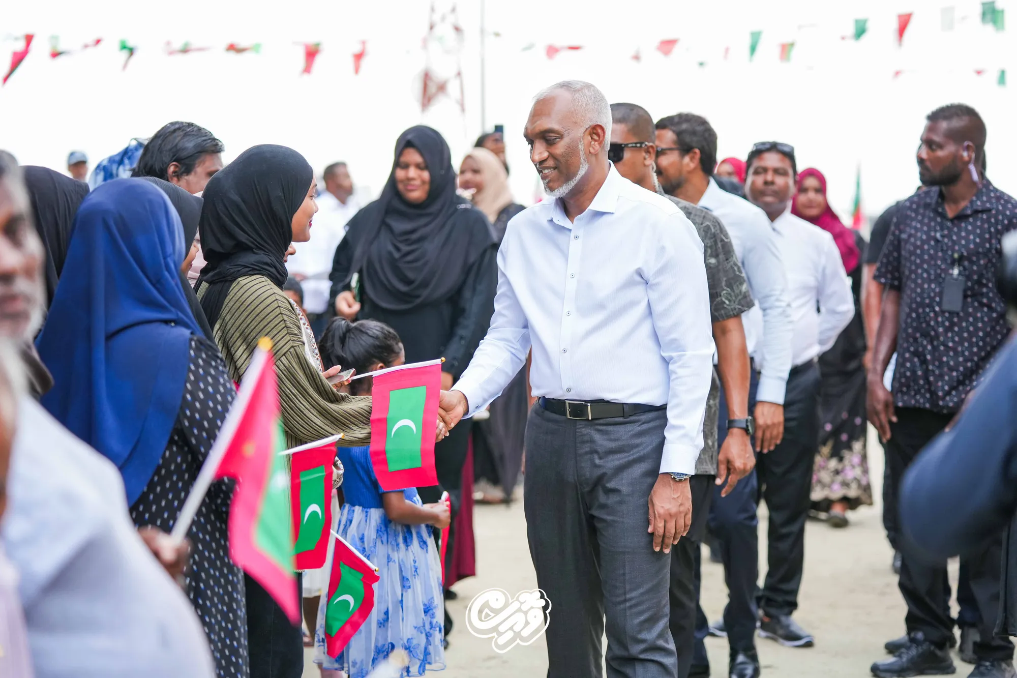 ރައީސް މުޢިއްޒު އަތޮޅުތަކަށް ކުރައްވާ ދަތުރުފުޅުގެ ތެރެއިން: ފޮޓޯ/ ވޮއިސް