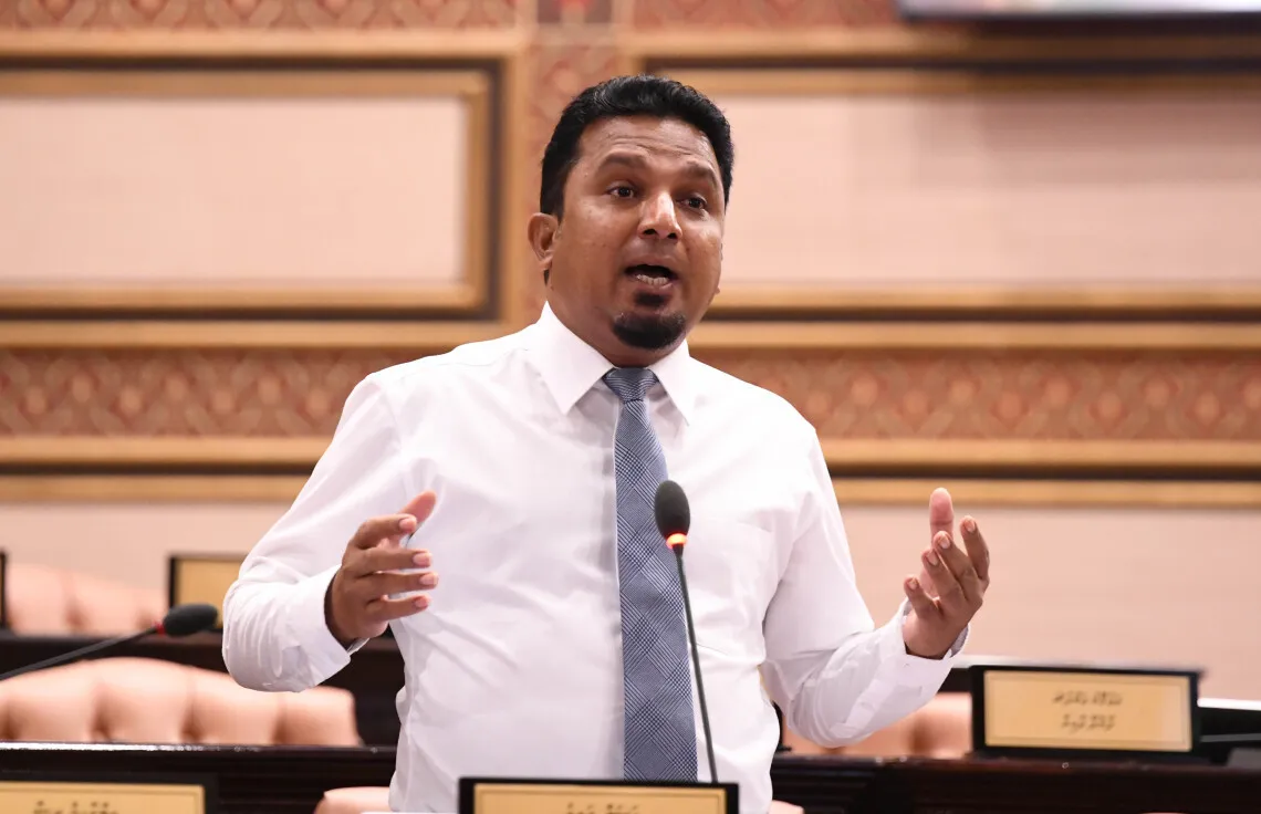 މަތިވެރި ދާއިރާގެ މެންބަރު ޒަރީރަށް ތޫނު އެއްޗަކުން ޙަމަލާ ދީފި