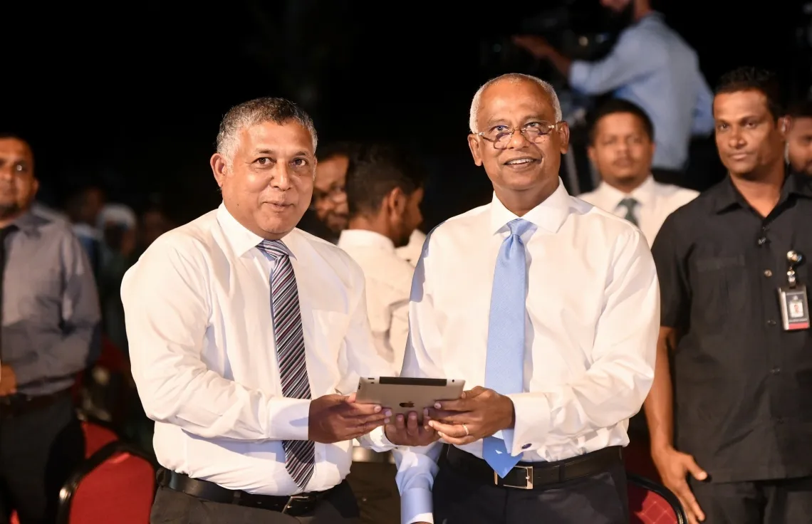 ބަންޑަރަ ގޯތި ދޫކުރާ ސިޔާސަތު މިނިސްޓަރު އަސްލަމަށް ކަމަކު ނުދޭ!