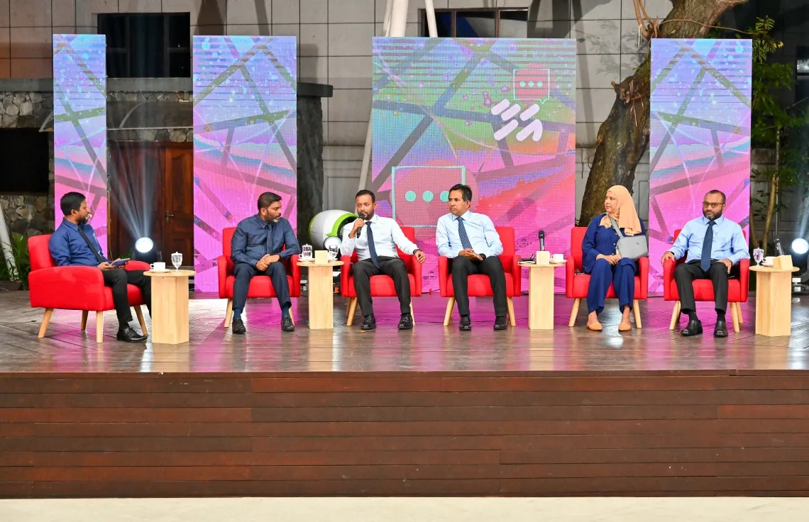 އަހާ ގެ ފުރަތަމަ ފޯރަމްގެ ތެރެއިން