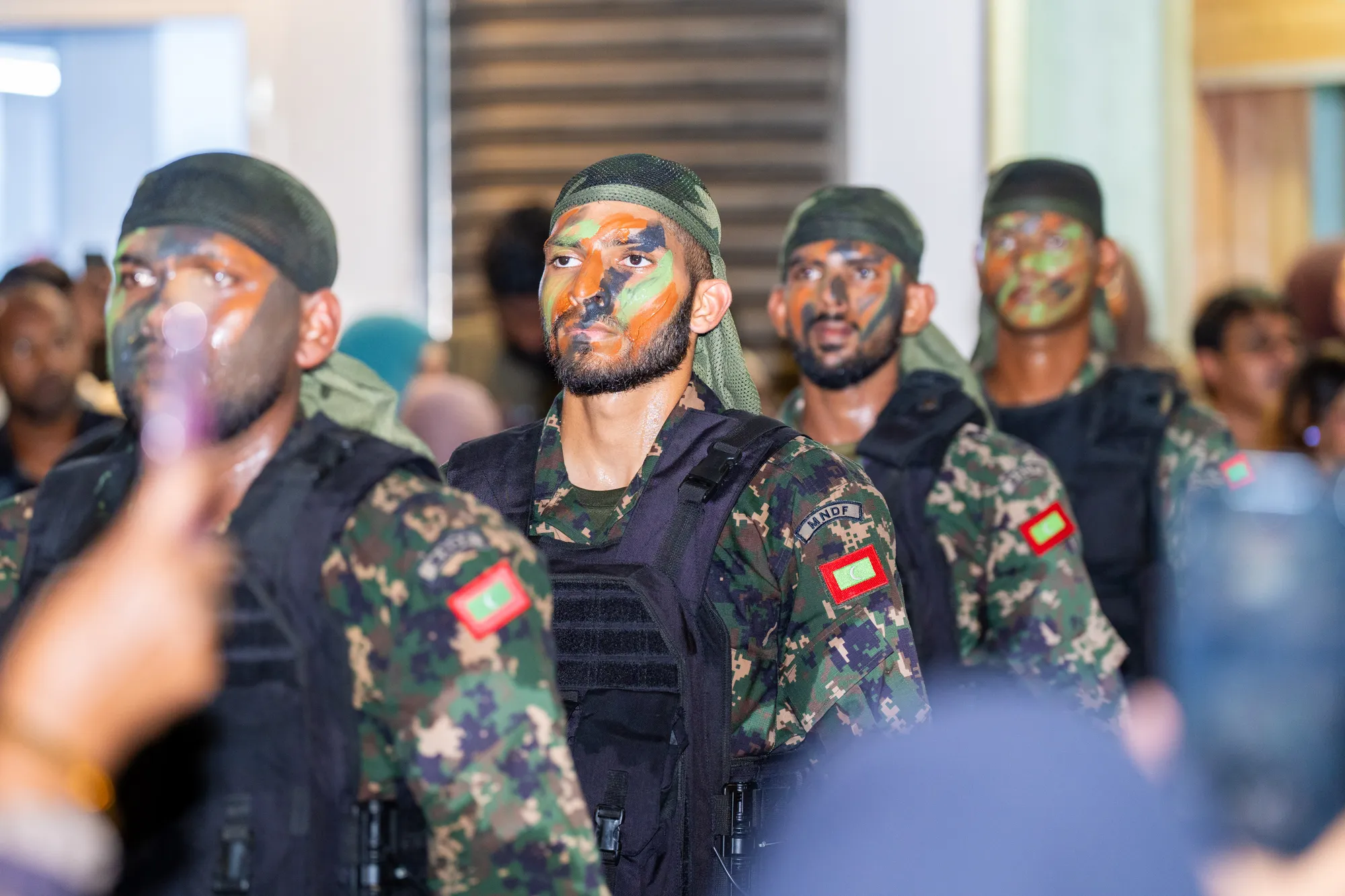 މިނިވަން ދުވަހުގެ ޕެރޭޑުގެ ތެރެއިން -- ދުވަސް ފޮޓޯ: އިބްރާހިމް ނާއިޝް ނާސިހް