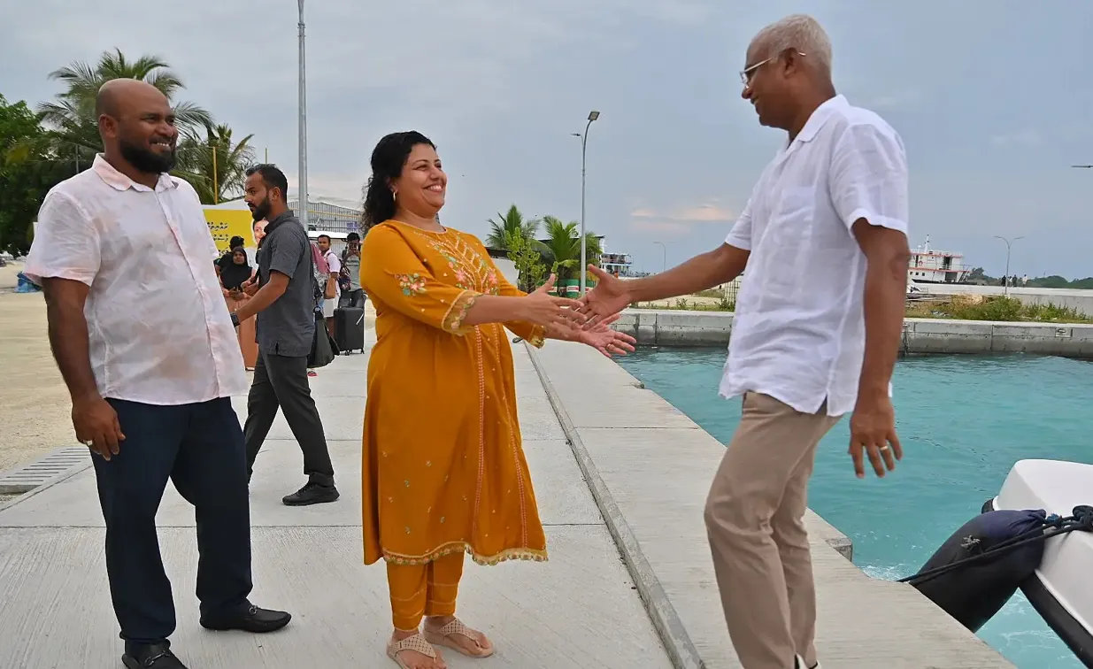 ރައީސް ޞާލިހު އާއި ހިންނަވަރު ދާއިރާގެ މެންބަރު ޖީހާން މަހުމޫދު- ފޮޓޯ/ އެމްޑީޕީ