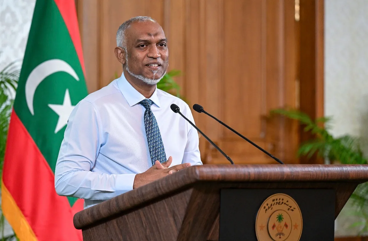ރައީސް މުޢިއްޒު: ފޮޓޯ/ ރައީސް އޮފީސް