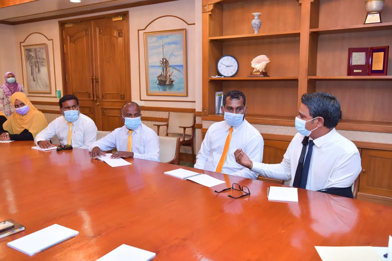 ކެނދިކުޅުދޫ ދާއިރާގެ މެންބަރާއި އެ ރަށު ކައުންސިލްގެ މެންބަރުން